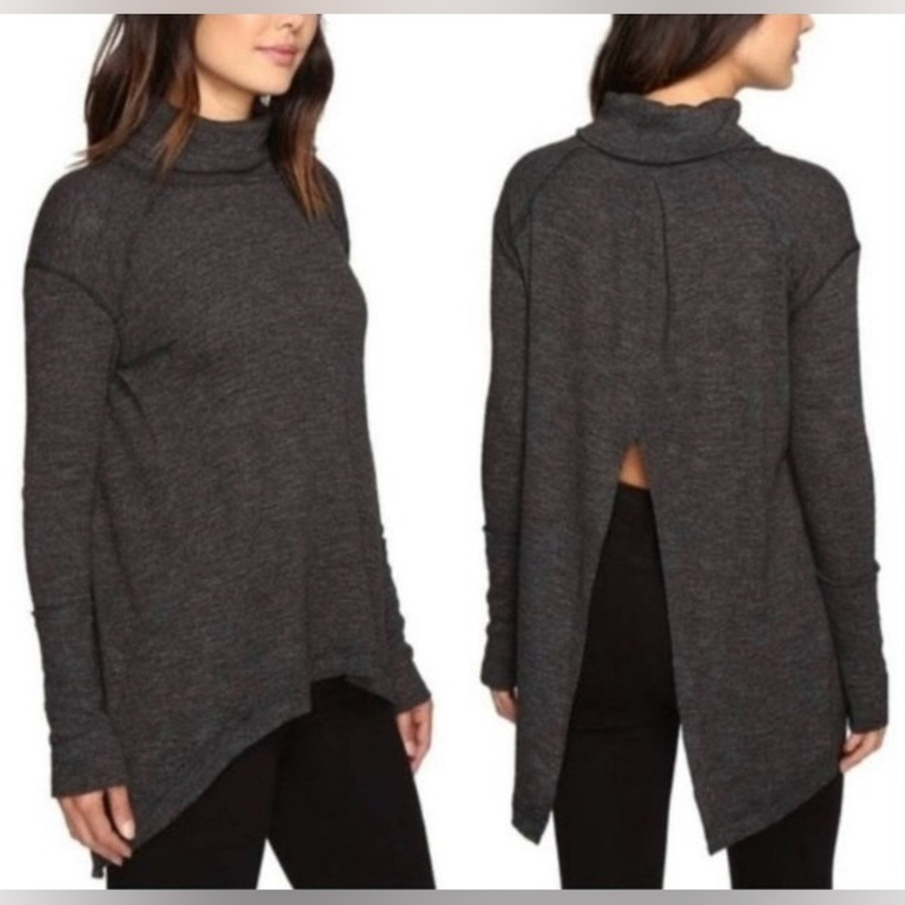 FREE PROPLE We The Free Split Back Turtleneck Sweater Size Small